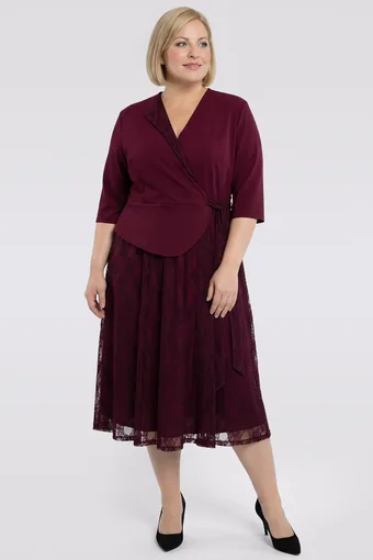 Burgundiško vyno suknelė su raudonais taškeliais margintomis rankovėmis