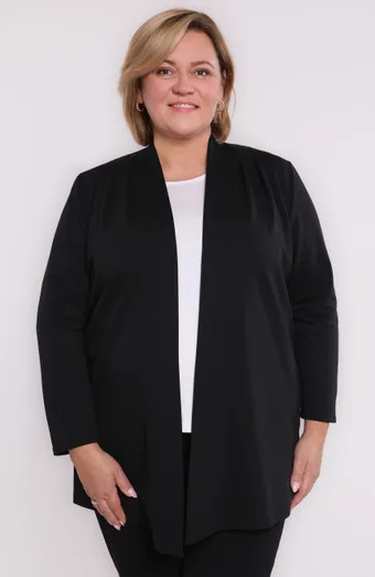Juodas megztinis su kišenėmis